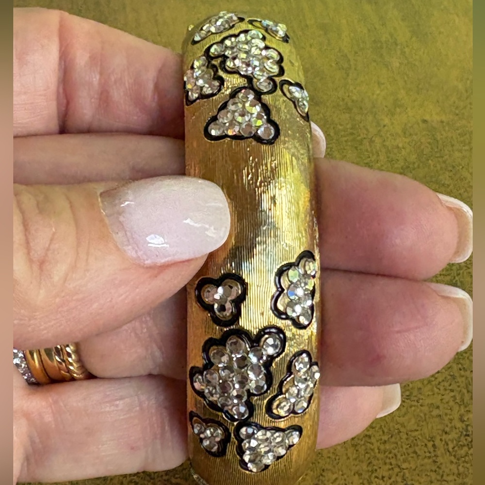 Gorgeous Gold Hinged Bracelet with Leopard-like Crystal Accents - Picture 7 of 9